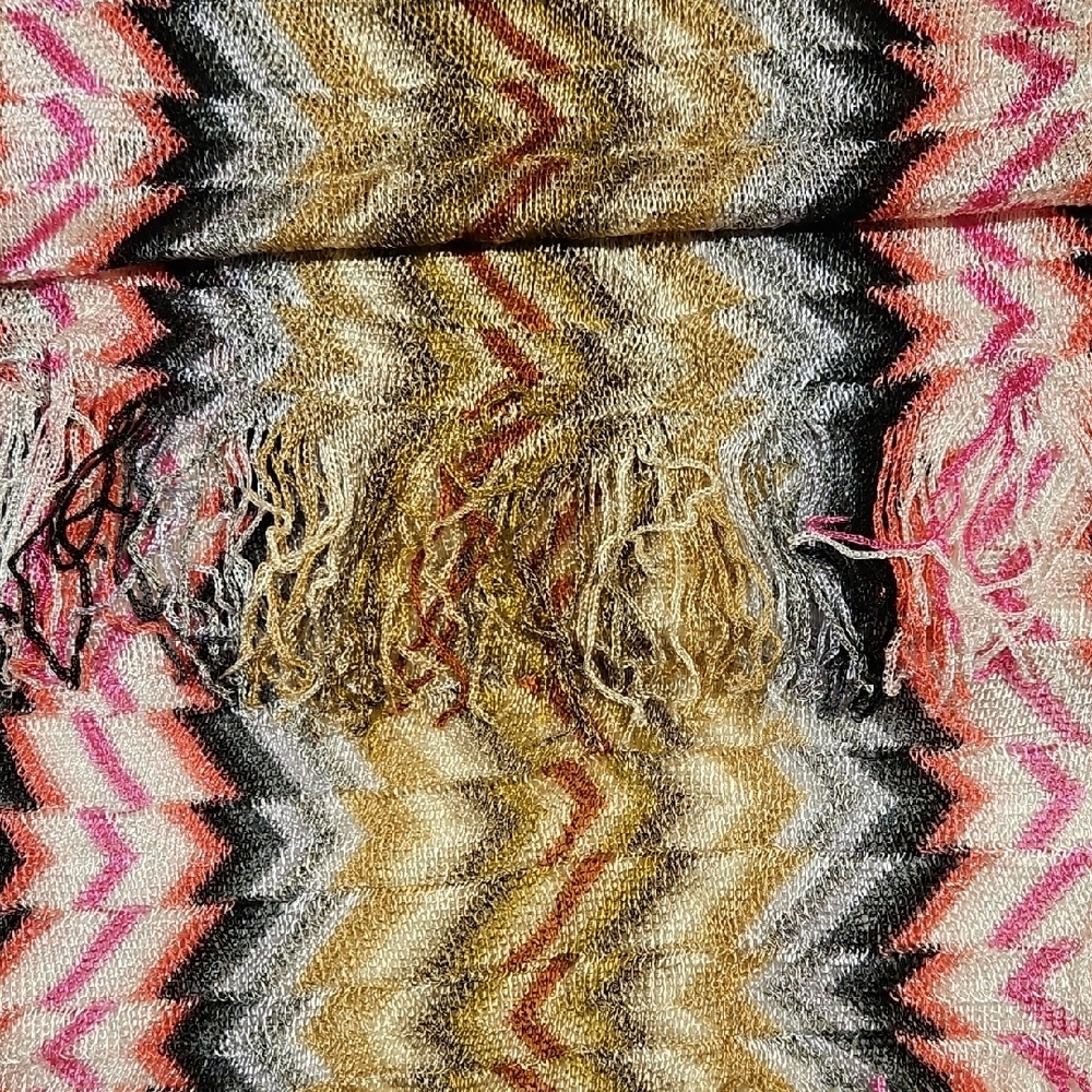 Missoni Vibrant Wrap - Picture 5 of 10